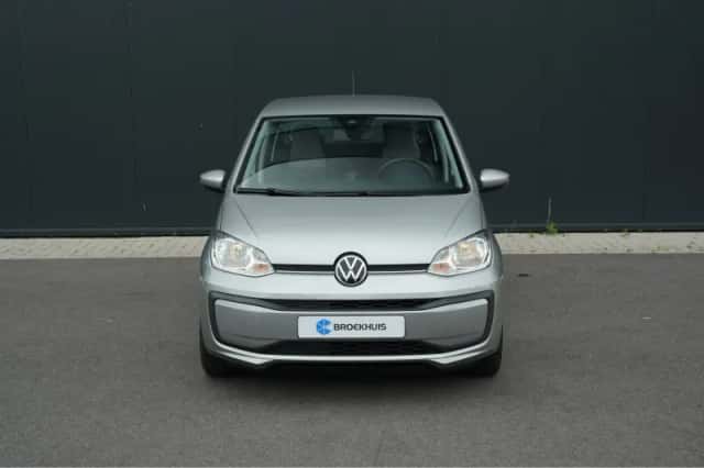Volkswagen Up! (2021) thumbnail 2