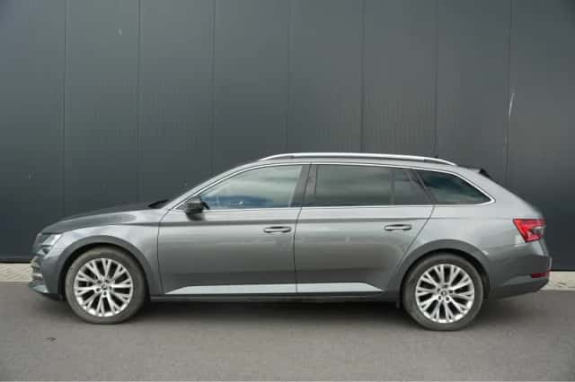 Škoda Superb (2022) thumbnail 2