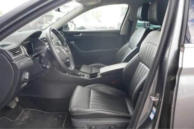 Škoda Superb (2022) thumbnail 4