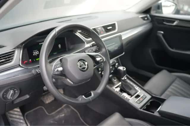 Škoda Superb (2022) thumbnail 6