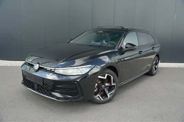 Volkswagen Passat (2025) thumbnail 1