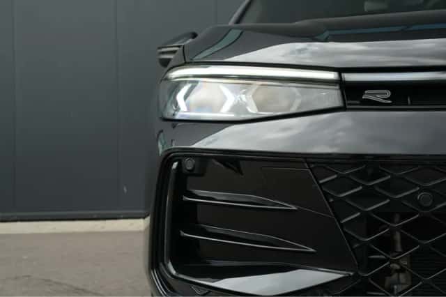 Volkswagen Passat (2025) thumbnail 3