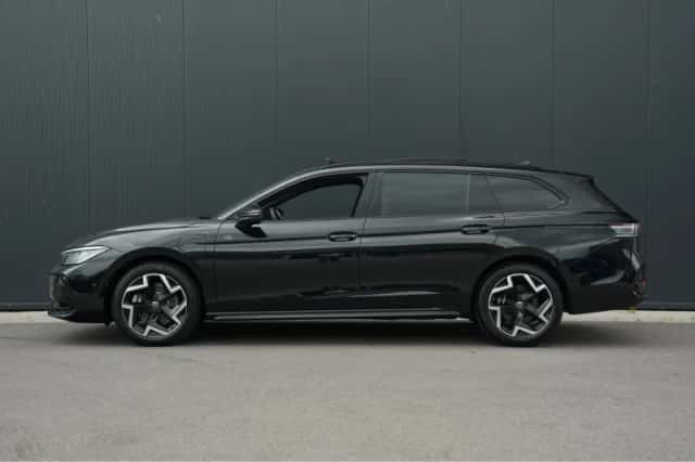 Volkswagen Passat (2025) thumbnail 5