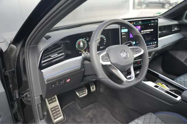 Volkswagen Passat (2025) thumbnail 6