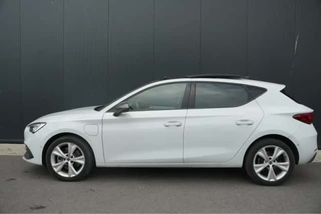 SEAT Leon (2021) thumbnail 2