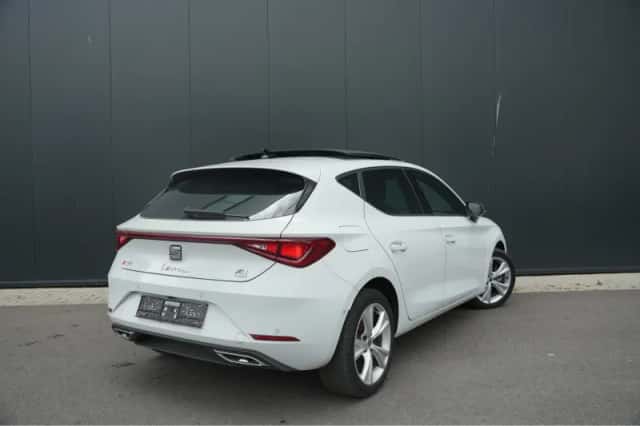 SEAT Leon (2021) thumbnail 3