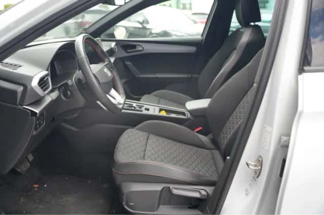 SEAT Leon (2021) thumbnail 4