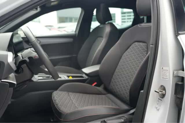 SEAT Leon (2021) thumbnail 5