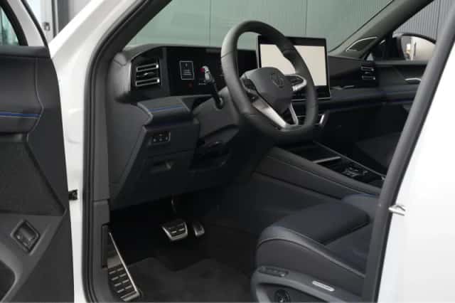 Volkswagen Tiguan (2025) thumbnail 4