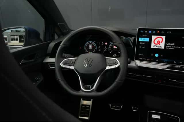 Volkswagen Golf (2025) thumbnail 6
