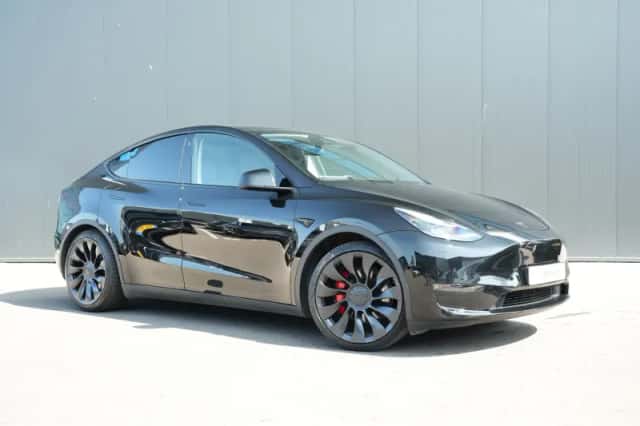 Tesla Model Y (2022) thumbnail 3