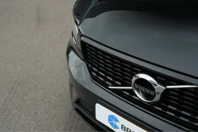 Volvo XC40 (2020) thumbnail 2
