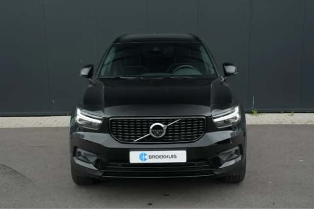 Volvo XC40 (2020) thumbnail 3