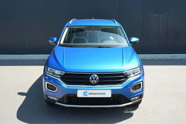 Volkswagen T-Roc (2021) thumbnail 2