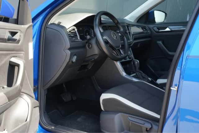 Volkswagen T-Roc (2021) thumbnail 4