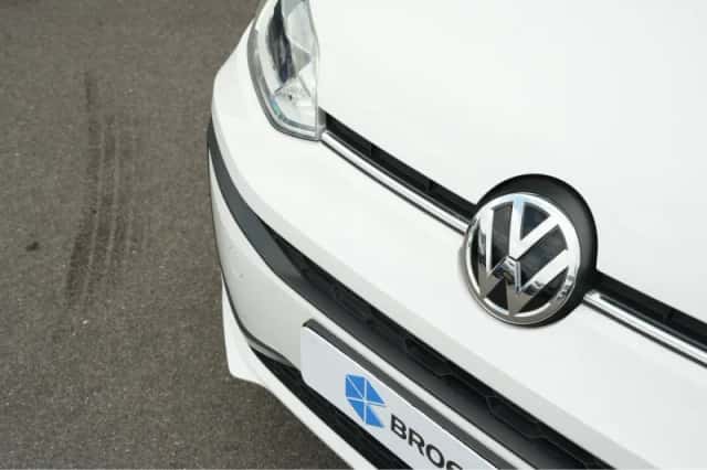 Volkswagen Up! (2018) thumbnail 2