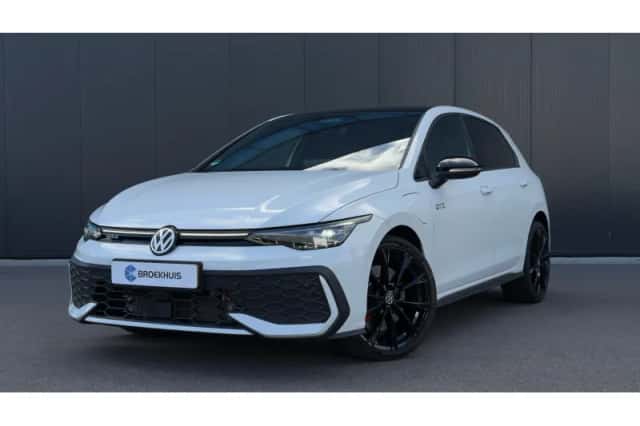 Volkswagen Golf (2025) thumbnail 1