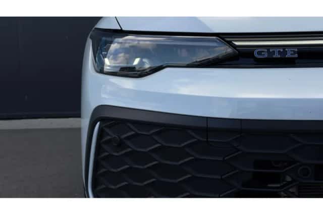 Volkswagen Golf (2025) thumbnail 3