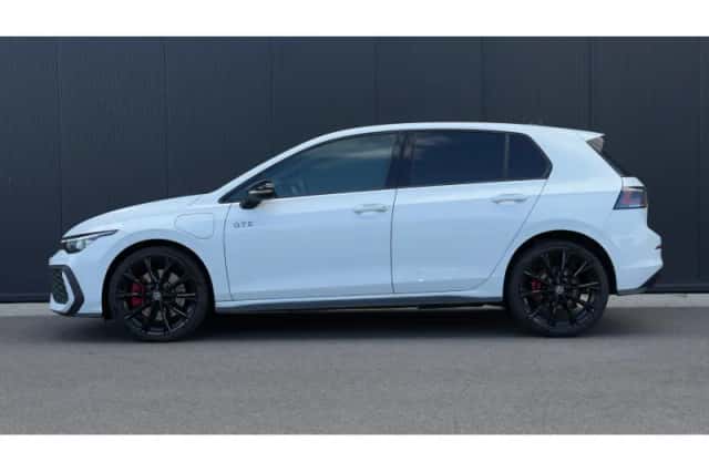 Volkswagen Golf (2025) thumbnail 4