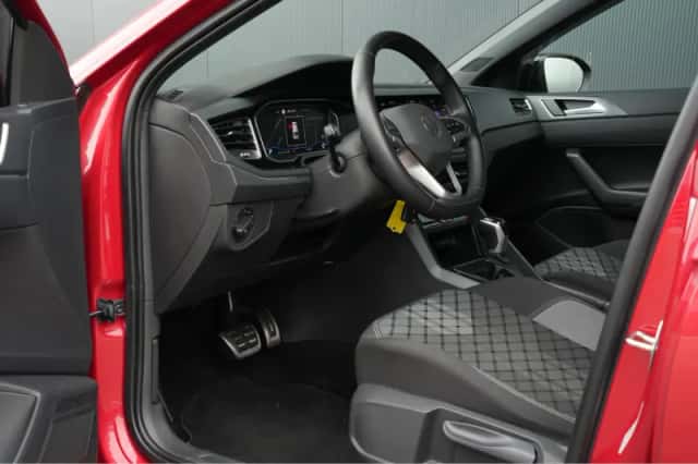 Volkswagen Taigo (2024) thumbnail 4