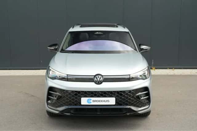 Volkswagen Tiguan (2025) thumbnail 2