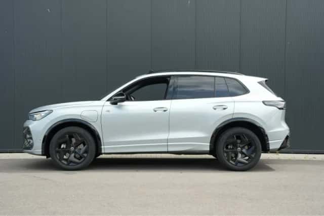 Volkswagen Tiguan (2025) thumbnail 4