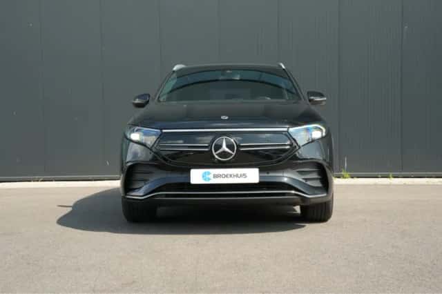 Mercedes-Benz EQA (2022) thumbnail 2