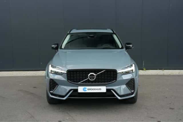 Volvo XC60 (2024) thumbnail 2