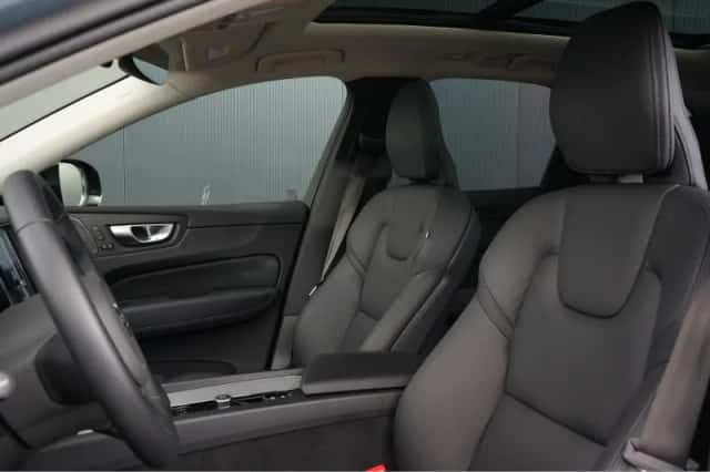 Volvo XC60 (2024) thumbnail 6