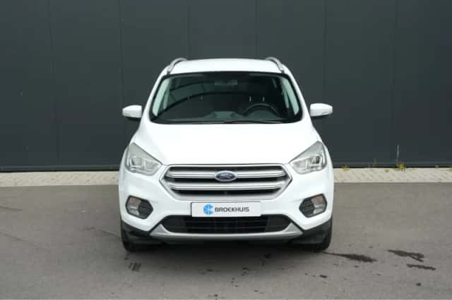 Ford Kuga (2018) thumbnail 2