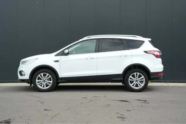 Ford Kuga (2018) thumbnail 4