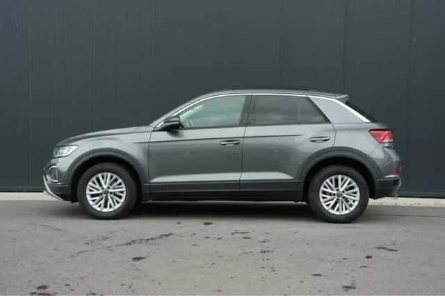 Volkswagen T-Roc (2023) thumbnail 3