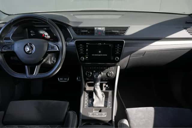 Škoda Superb (2020) thumbnail 4