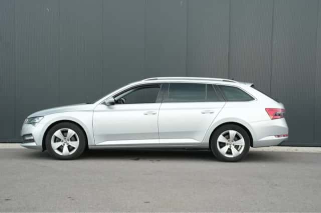 Škoda Superb (2022) thumbnail 3