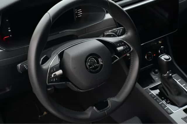 Škoda Superb (2022) thumbnail 5