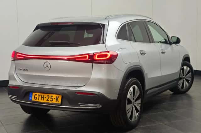 Mercedes-Benz EQA (2021) thumbnail 3