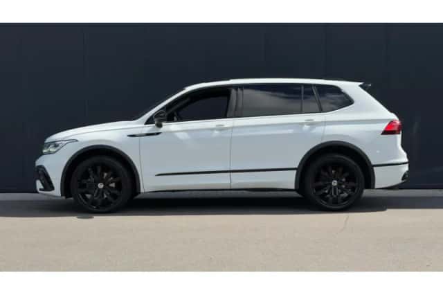 Volkswagen Tiguan (2023) thumbnail 4