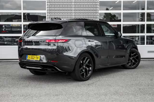 Land Rover Range Rover Sport (2023) thumbnail 2