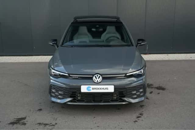 Volkswagen Golf (2025) thumbnail 2