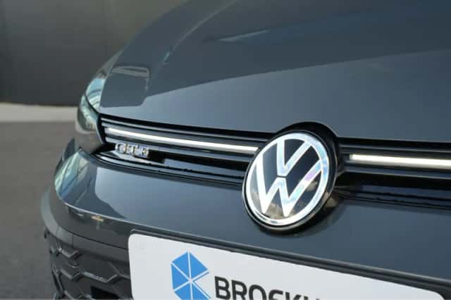 Volkswagen Golf (2025) thumbnail 3