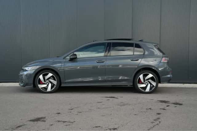 Volkswagen Golf (2025) thumbnail 4