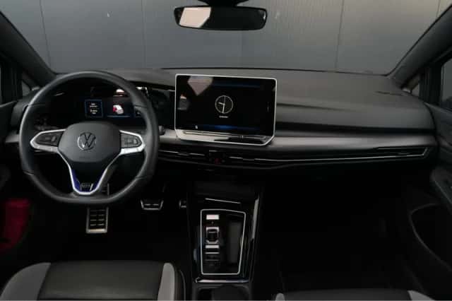 Volkswagen Golf (2025) thumbnail 5