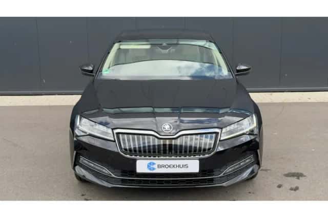 Škoda Superb (2022) thumbnail 2