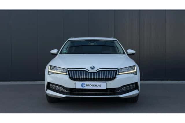 Škoda Superb (2021) thumbnail 2