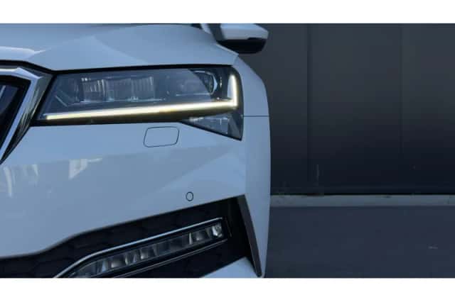Škoda Superb (2021) thumbnail 3