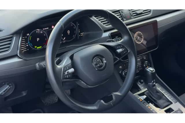 Škoda Superb (2022) thumbnail 5