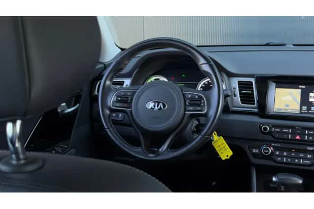 Kia Niro (2017) thumbnail 6
