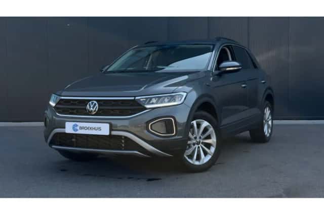 Volkswagen T-Roc (2024) thumbnail 1