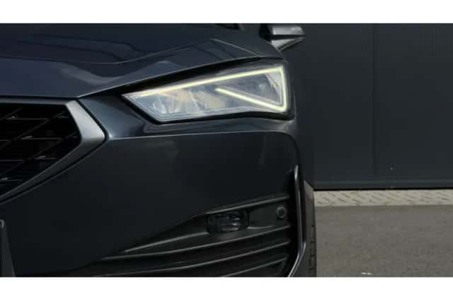 CUPRA Leon (2022) thumbnail 3