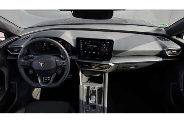 CUPRA Leon (2022) thumbnail 5
